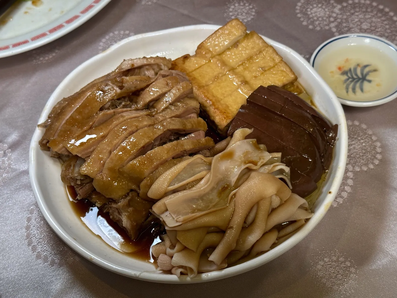 【 香港醉紅樓潮州菜館 】八德路上的老菜館
