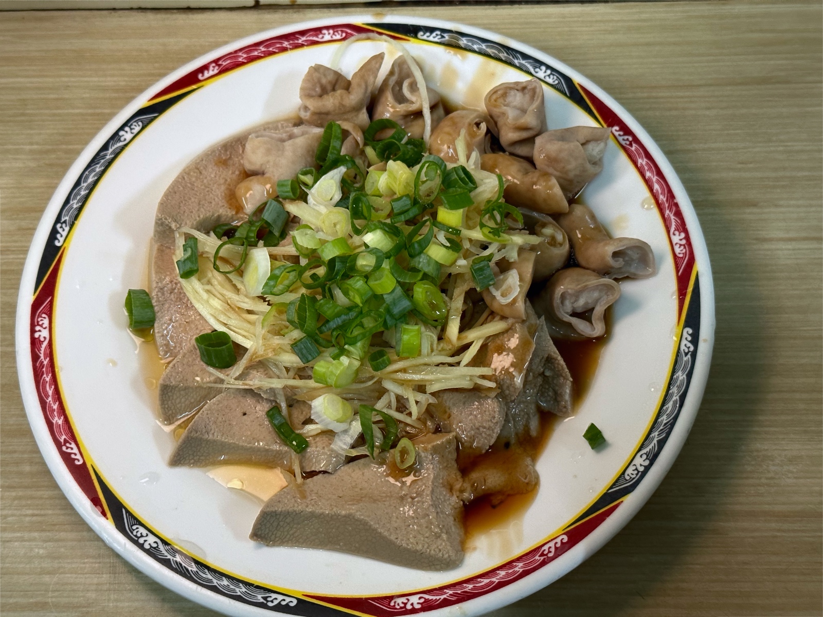 無名麵攤 豬肝 + 豬腸