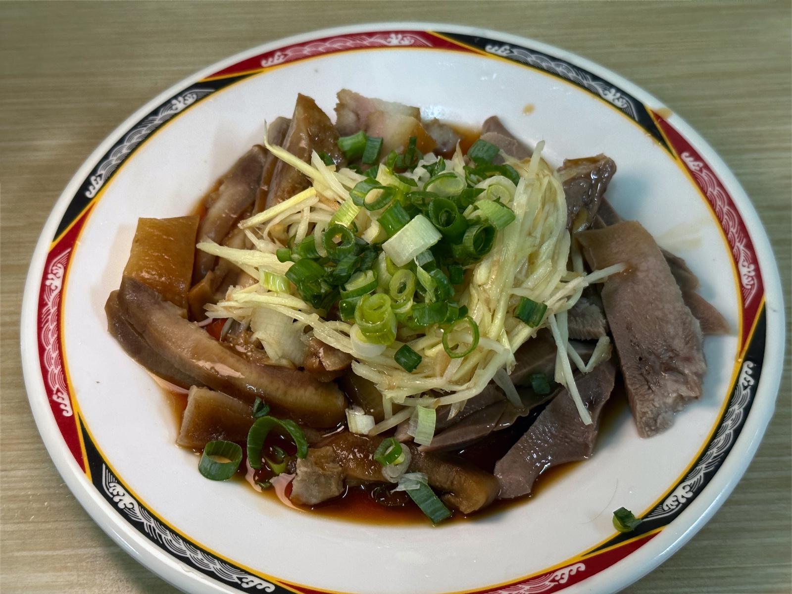 無名麵攤 豬舌 + 豬頭皮